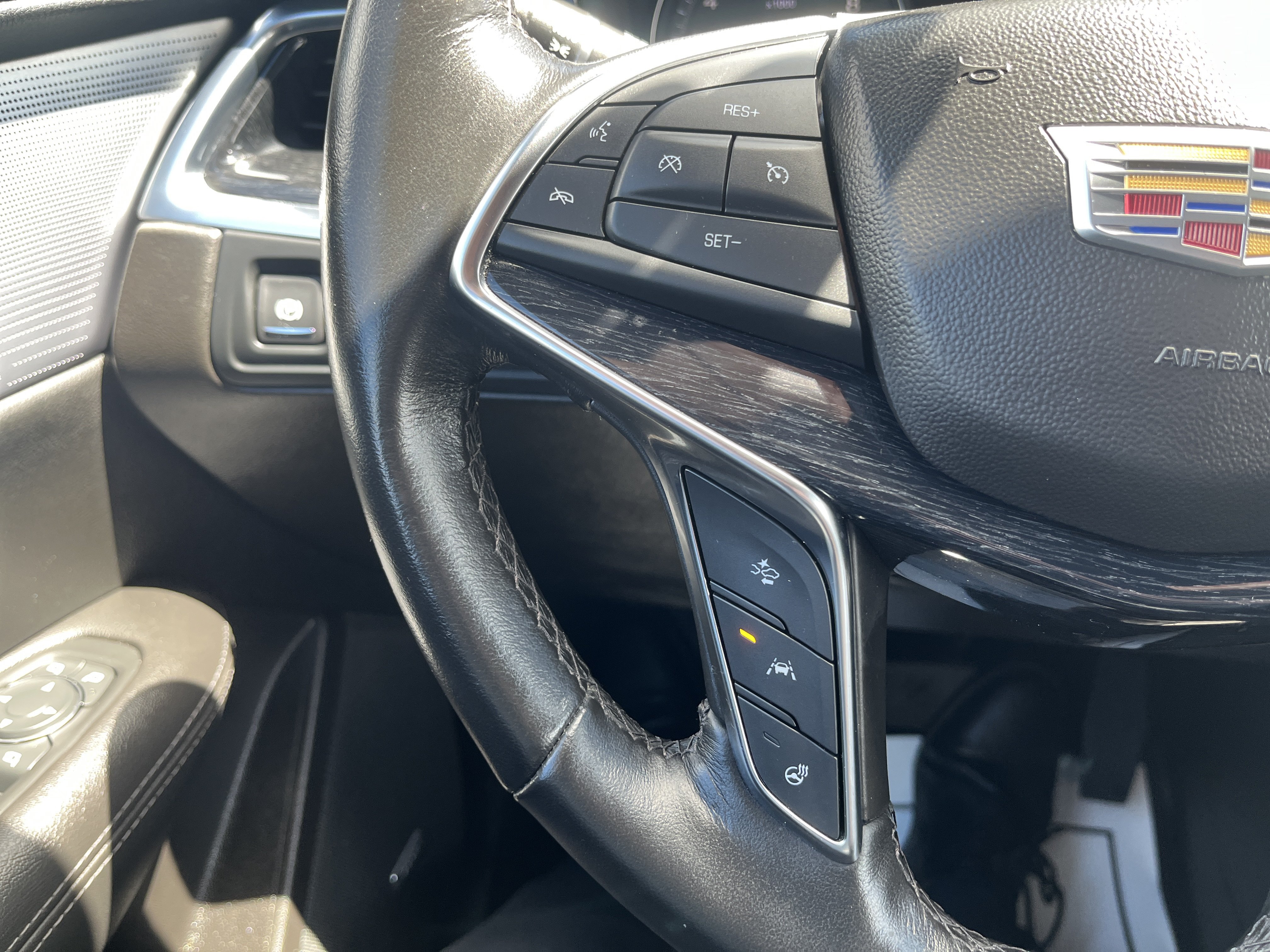 Used 2023 Cadillac XT5 Premium Luxury w/ Technology Package AWD/4WD image 24
