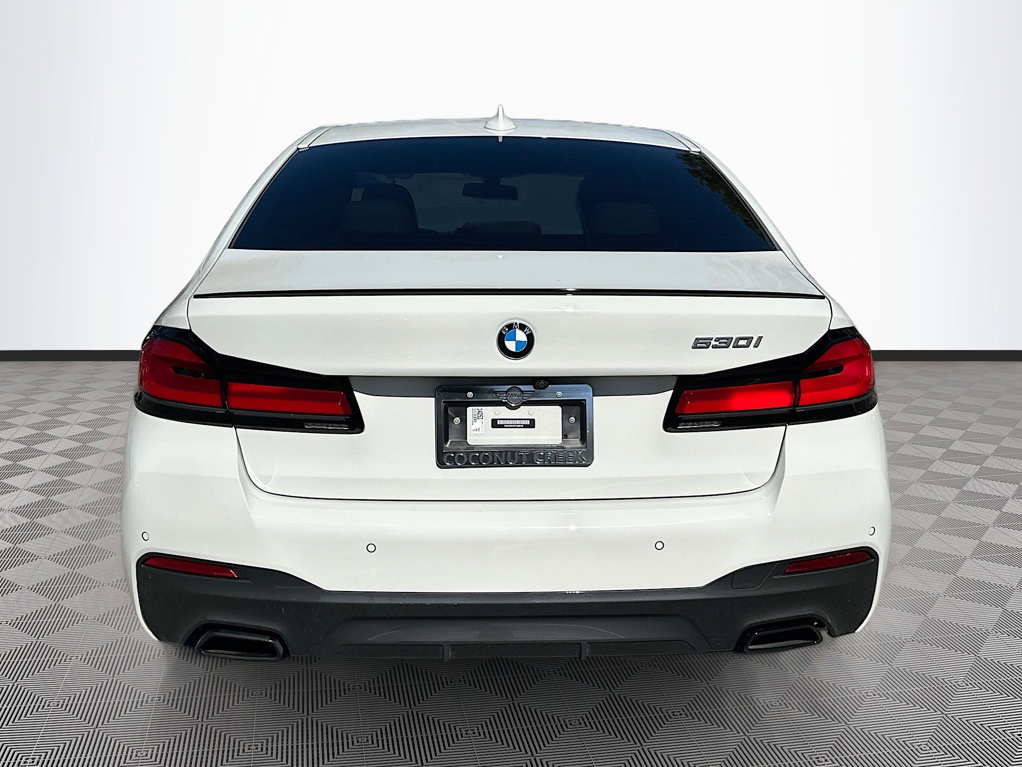 Used 2023 BMW 530i w/ M Sport Package image 6