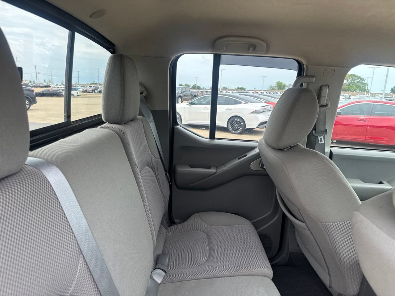 Certified 2020 Nissan Frontier SV w/ Midnight Edition Floor Mats RWD image 31