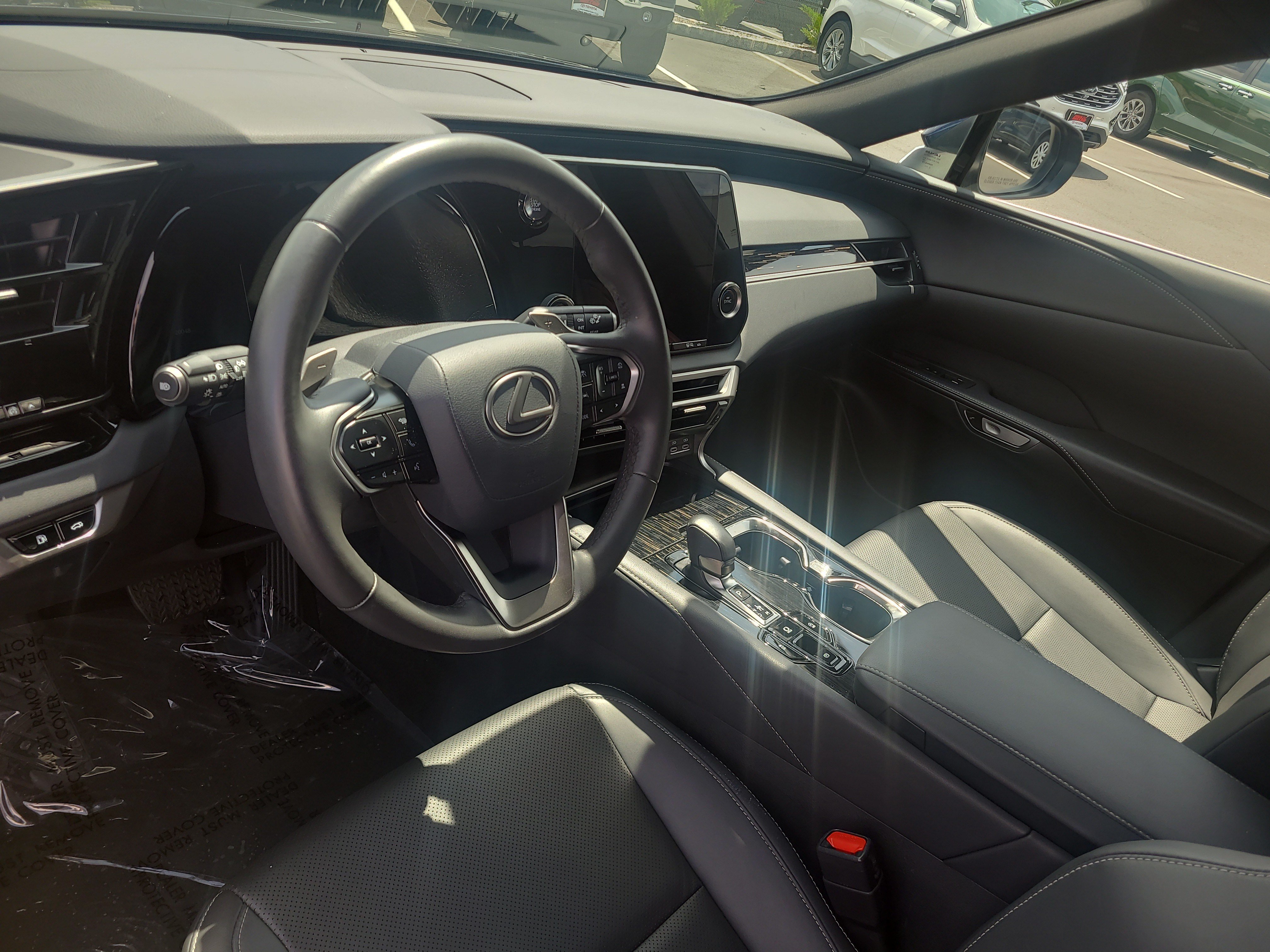Used 2025 Lexus RX 350 FWD w/ Technology Package image 15