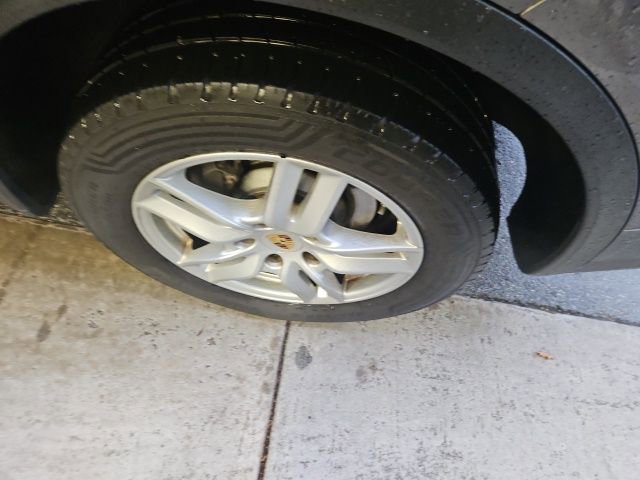 Used 2016 Porsche Cayenne Base image 11