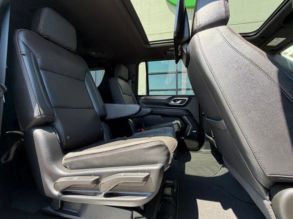 Used 2024 Chevrolet Suburban High Country w/ Premium Package AWD/4WD image 21