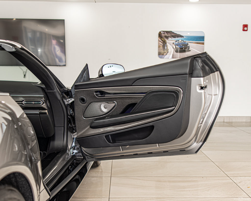 New 2026 Aston Martin Vanquish Convertible RWD image 32