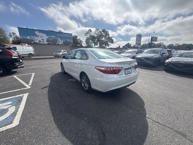 Used 2017 Toyota Camry SE w/ Protection Package (Q2) FWD image 5