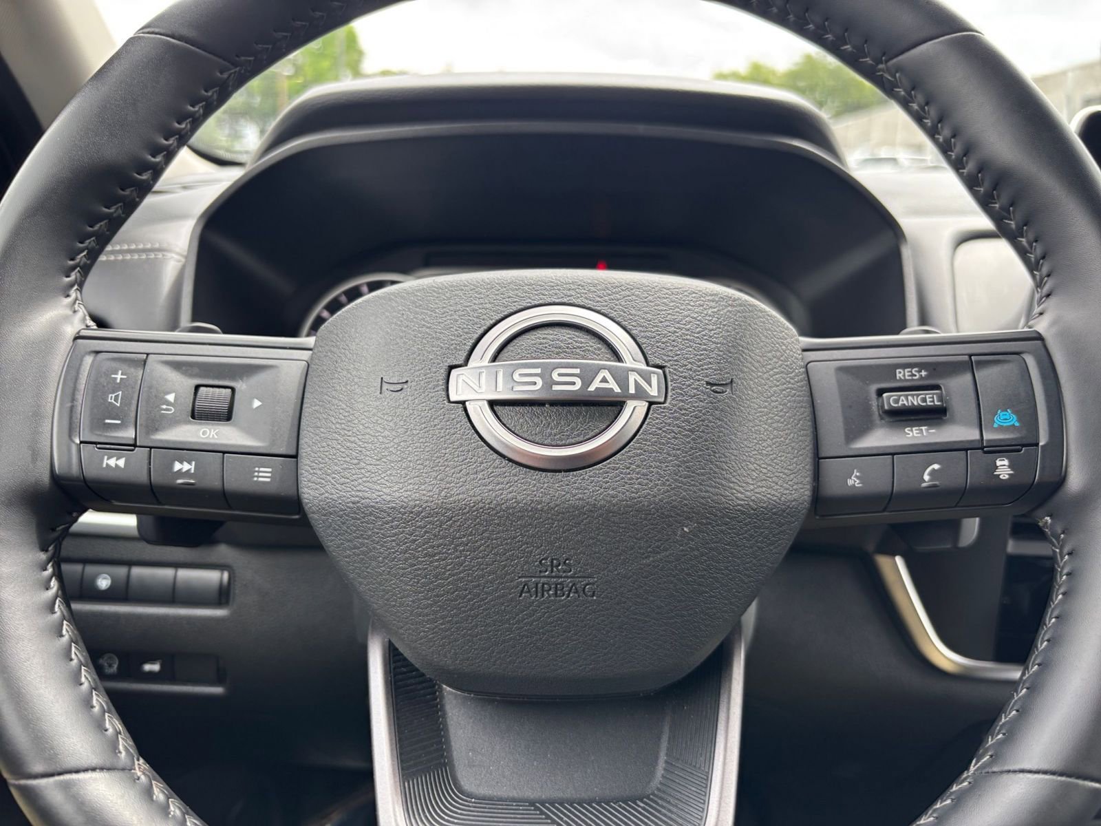Used 2025 Nissan Rogue SV AWD/4WD image 30