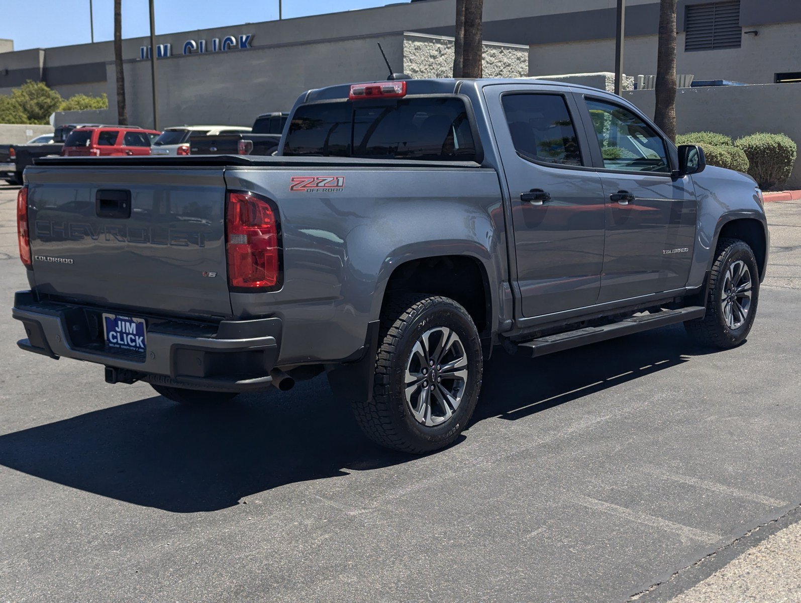 Used 2022 Chevrolet Colorado Z71 AWD/4WD image 2