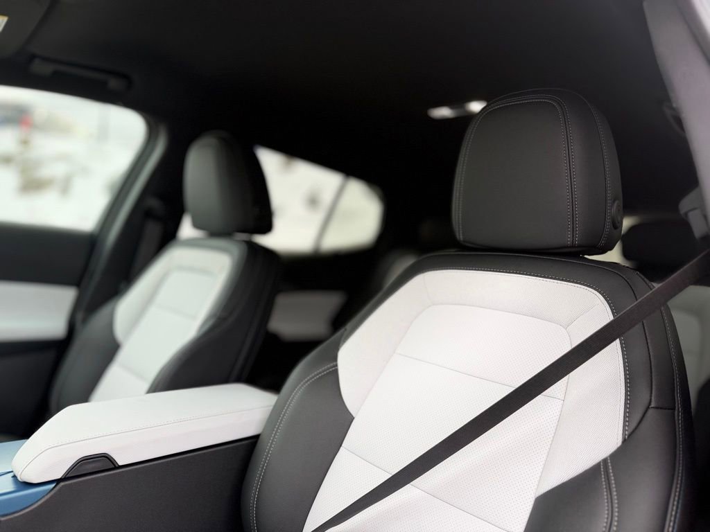 New 2026 Chevrolet Equinox EV LT image 15