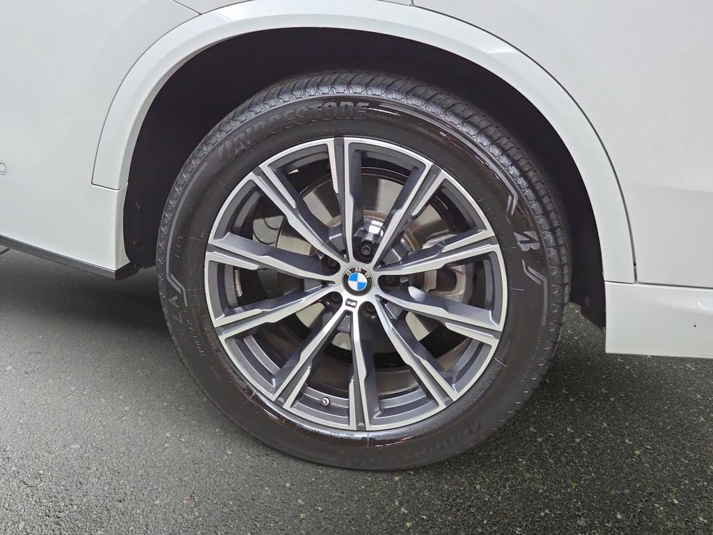 Used 2024 BMW X5 xDrive40i w/ M Sport Package AWD/4WD image 35