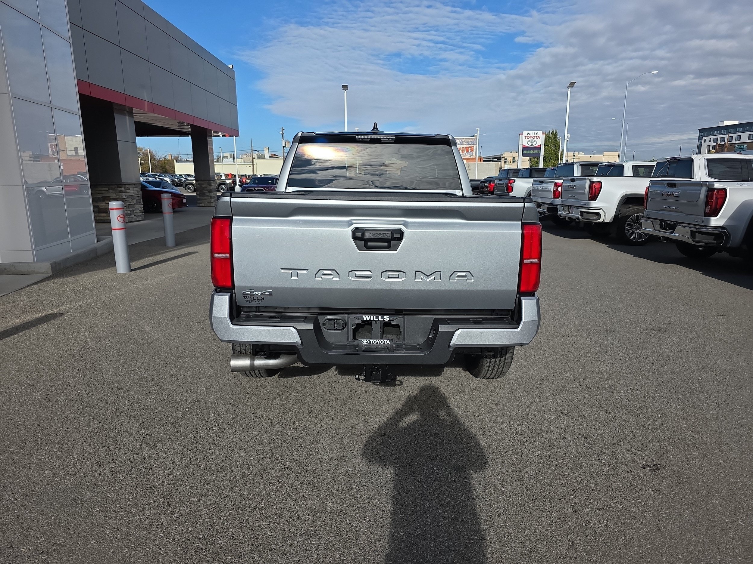 Used 2026 Toyota Tacoma SR5 AWD/4WD image 6