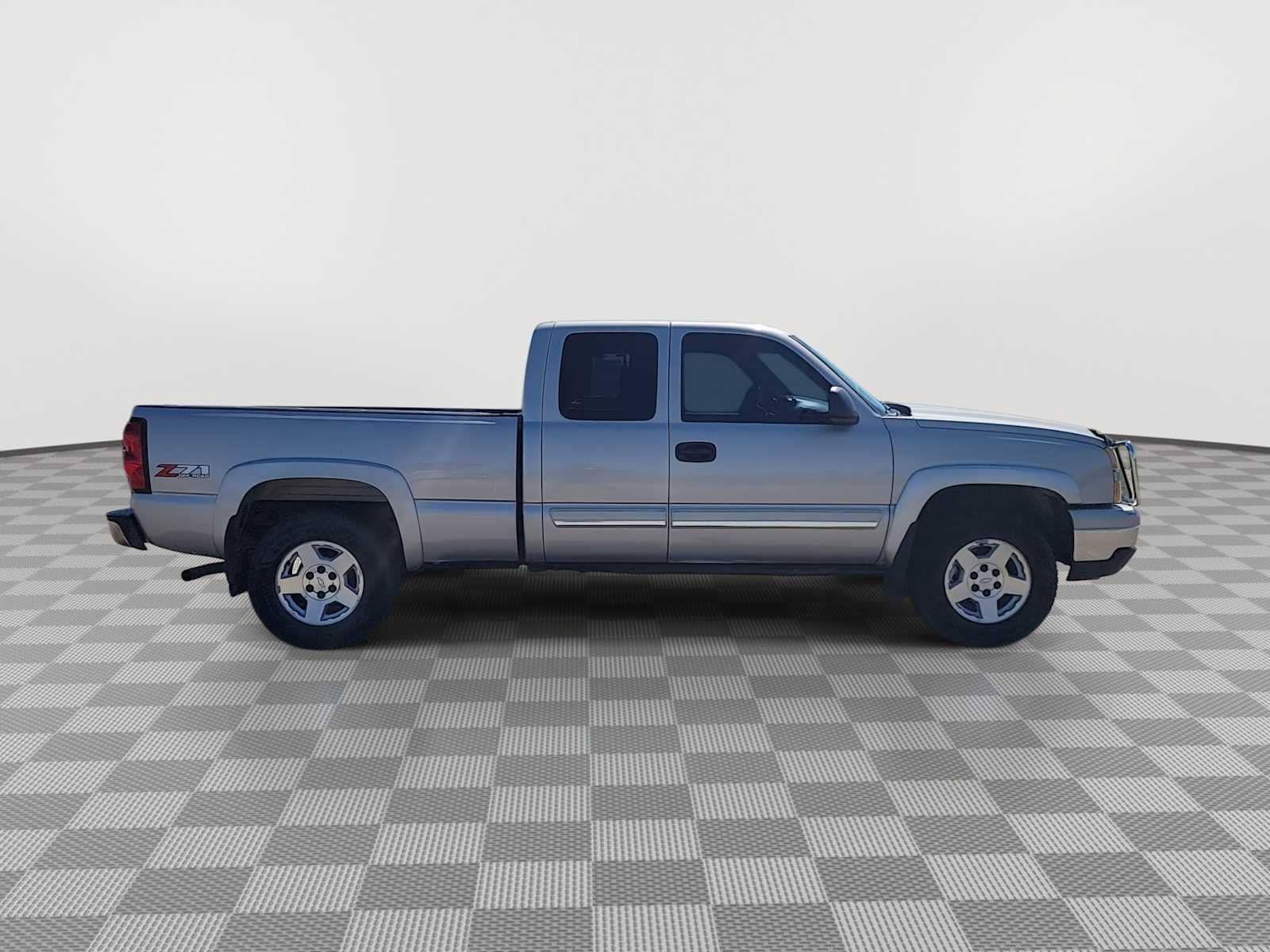 Used 2006 Chevrolet Silverado 1500 LT w/ Onstar Plus Package AWD/4WD image 9