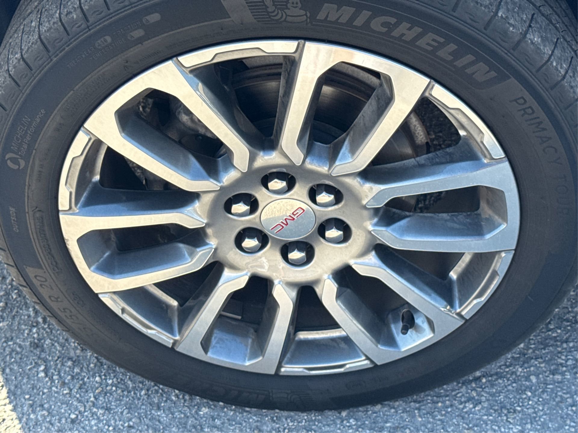 Used 2023 GMC Acadia Denali w/ Denali Technology Package image 15