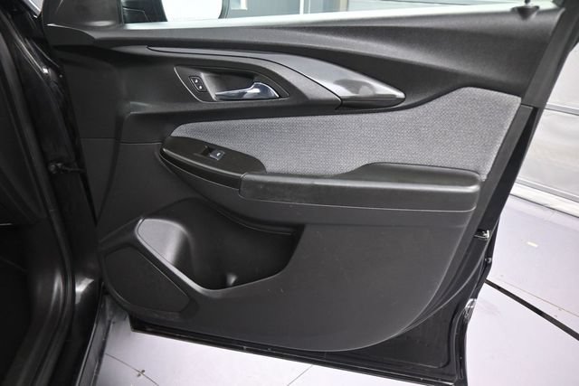 Used 2023 Chevrolet TrailBlazer LT FWD image 13