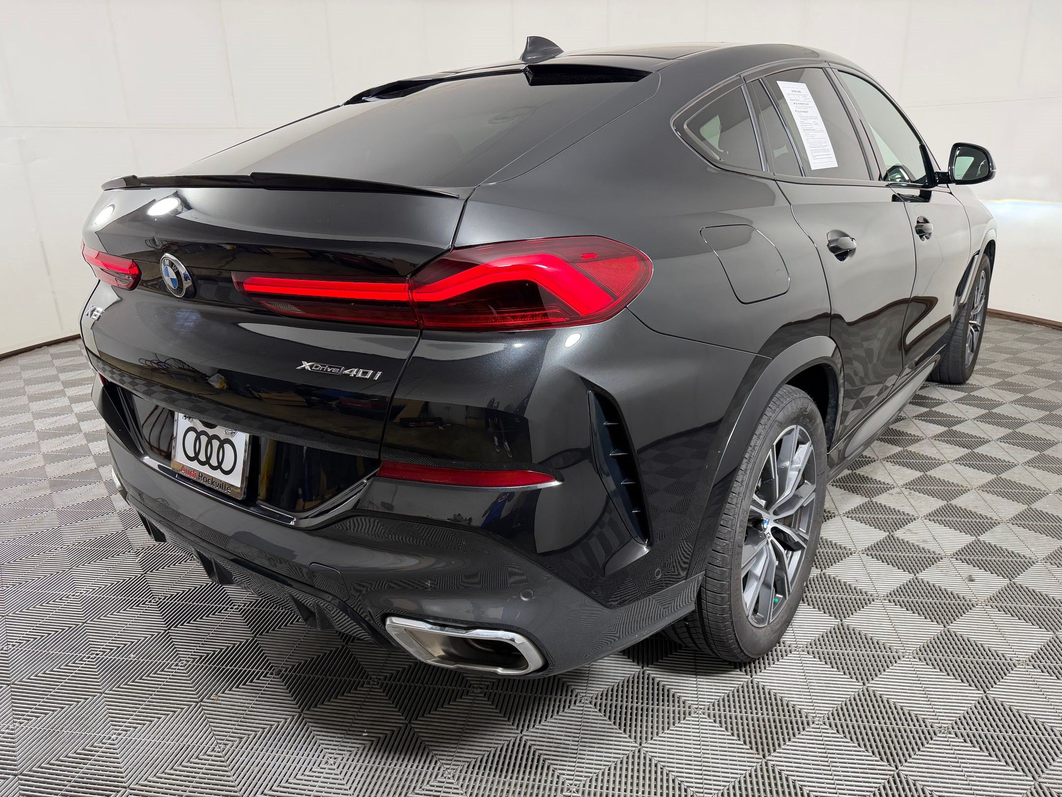 Used 2023 BMW X6 xDrive40i w/ M Sport Package AWD/4WD image 9