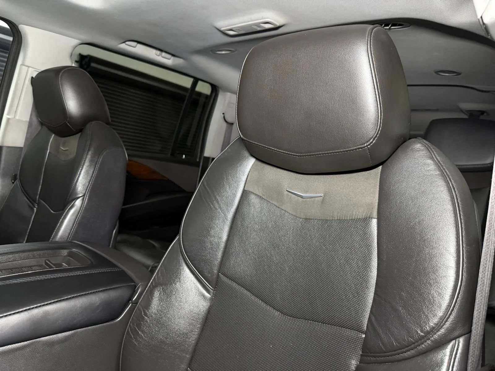 Used 2016 Cadillac Escalade ESV Luxury RWD image 33