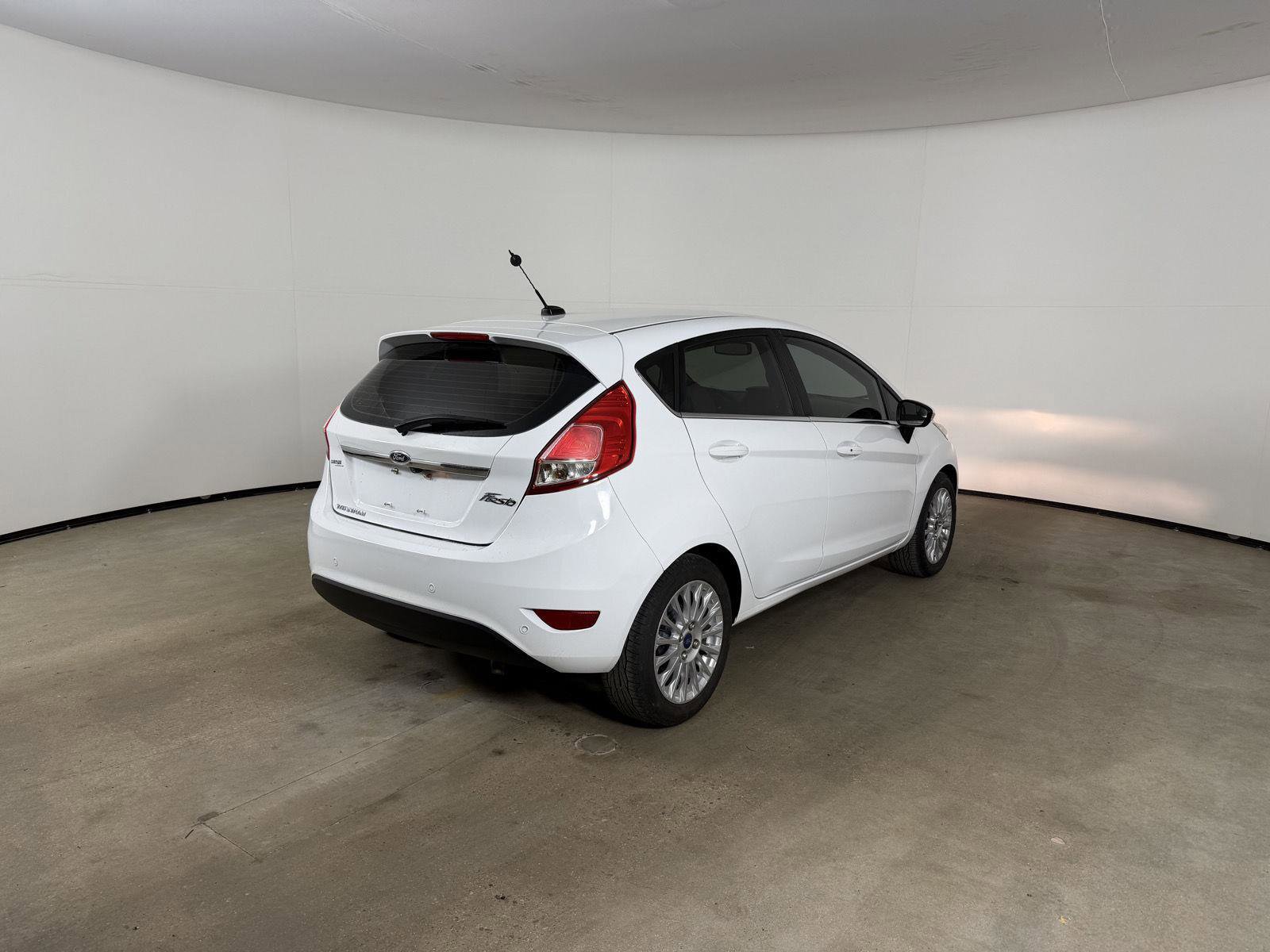 Used 2014 Ford Fiesta Titanium FWD image 7