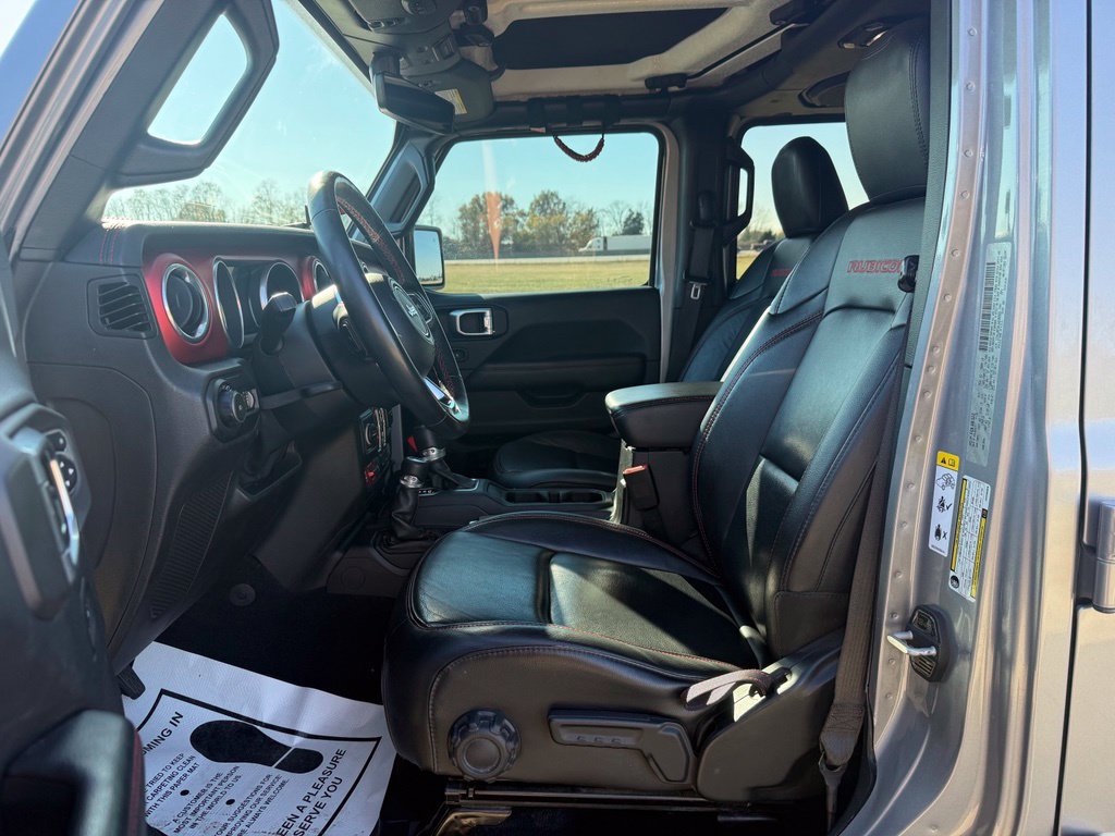 Used 2018 Jeep Wrangler Unlimited Rubicon w/ Dual Top Group AWD/4WD image 28
