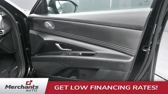 Used 2023 Hyundai Elantra SEL w/ Convenience Package FWD image 10