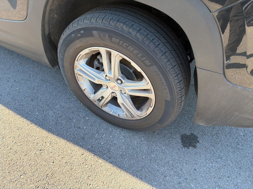 Used 2024 GMC Terrain SLE image 24