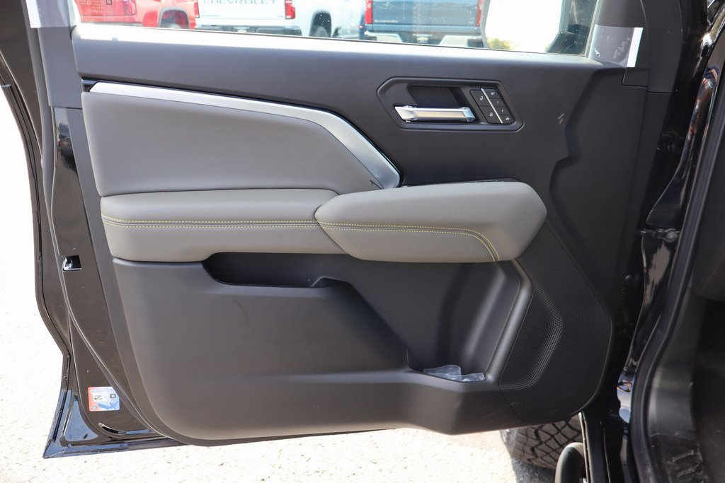 New 2026 Chevrolet Colorado ZR2 w/ ZR2 Bison Edition image 3