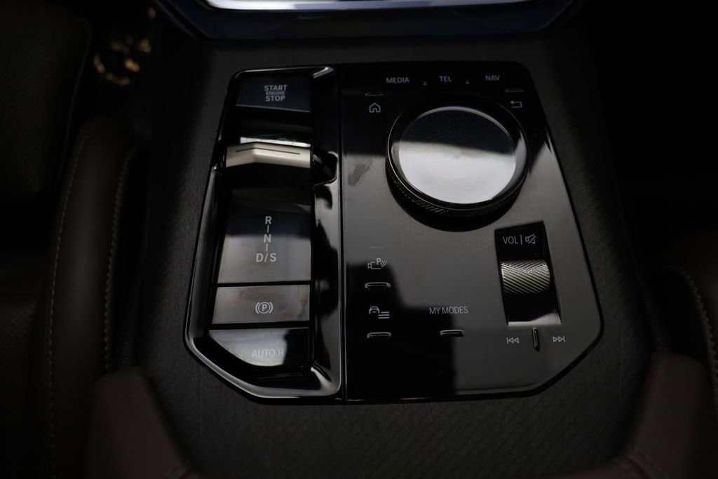 Certified 2025 BMW X3 xDrive30i image 11