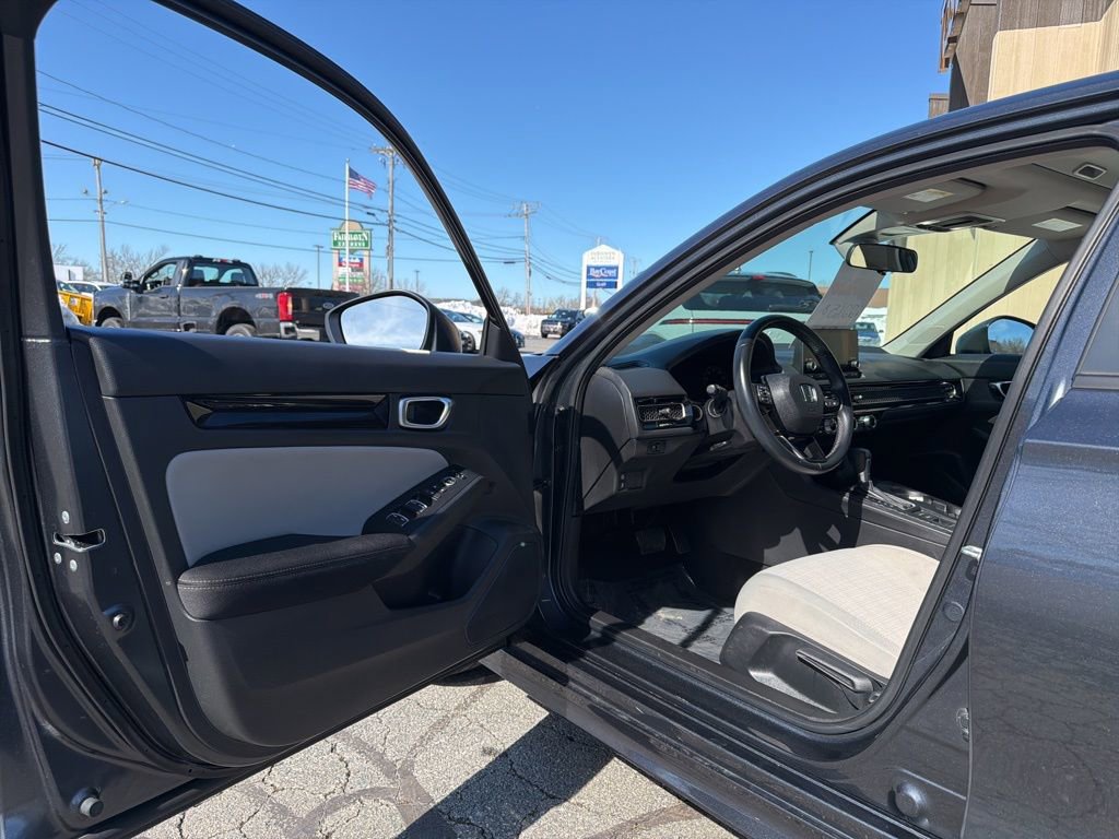 Used 2022 Honda Civic EX image 9