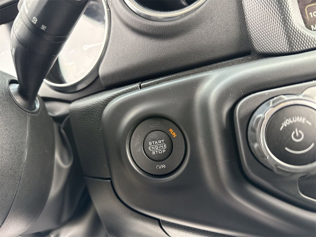 Used 2022 Jeep Wrangler Unlimited Sahara w/ Cold Weather Group image 19