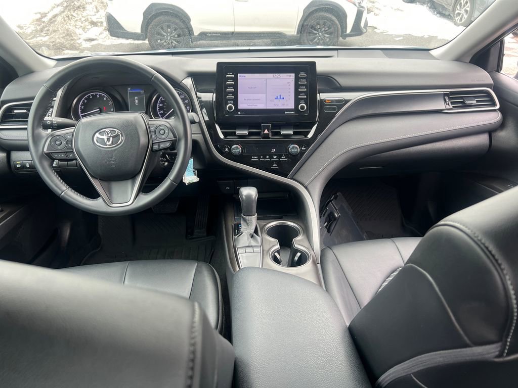 Used 2023 Toyota Camry SE image 15