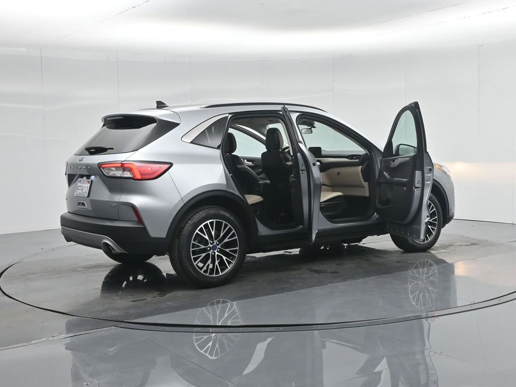 Used 2022 Ford Escape SEL image 6