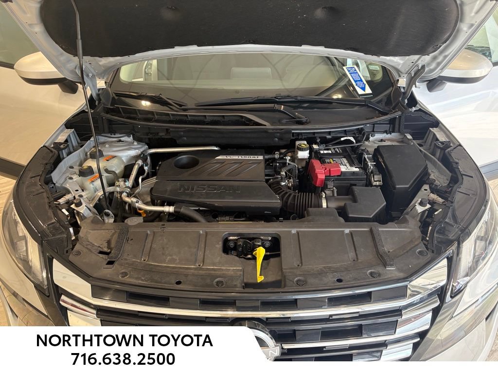 Used 2025 Nissan Rogue SV FWD image 25