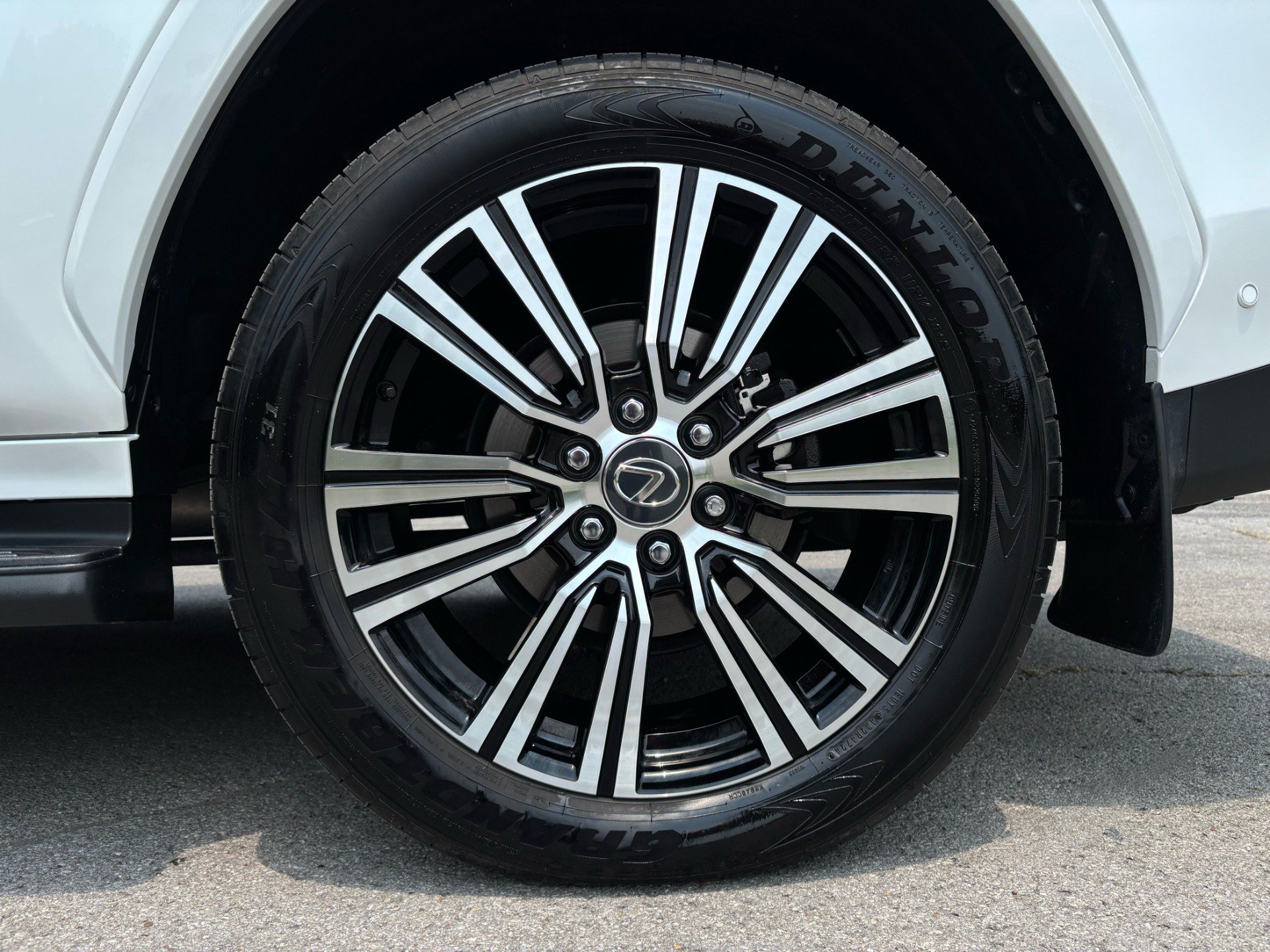 Used 2025 Lexus LX 700h Luxury w/ Appearance Package AWD/4WD image 68