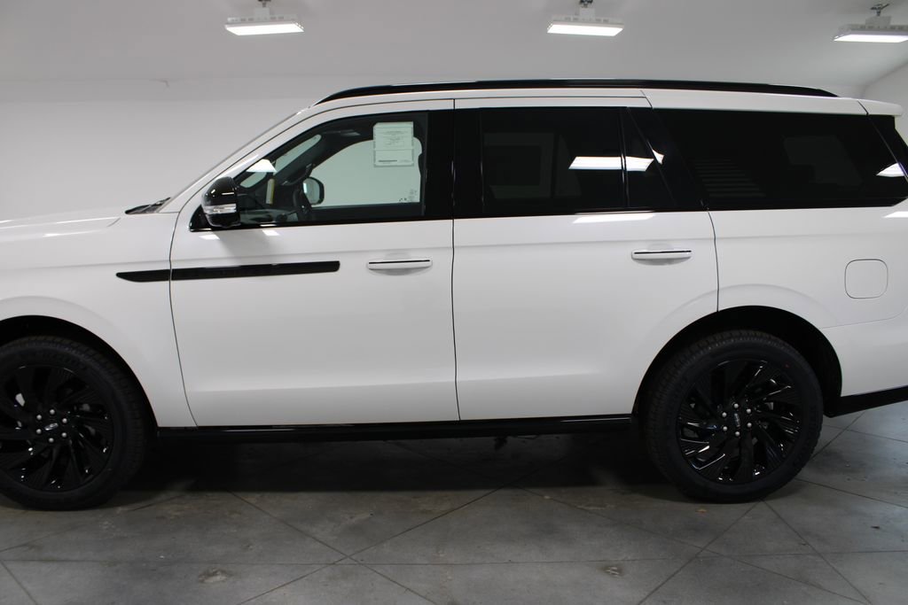 New 2026 Lincoln Navigator Reserve image 5