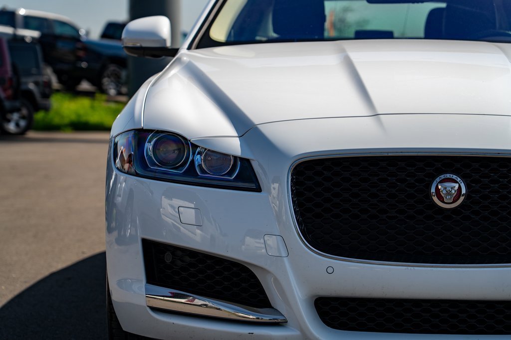 Used 2018 Jaguar XF Prestige image 6