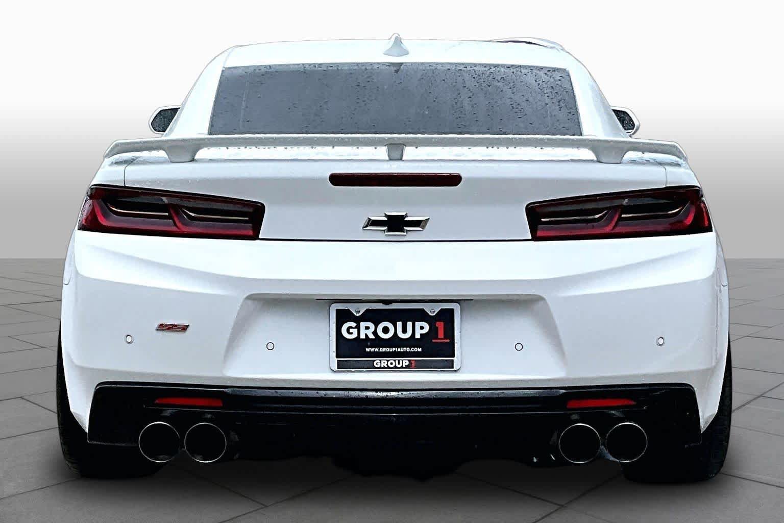 Used 2018 Chevrolet Camaro SS RWD image 5