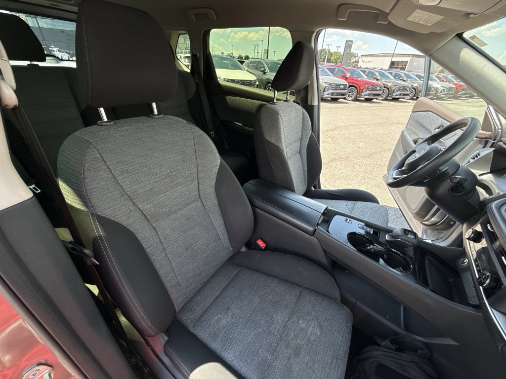Used 2023 Nissan Rogue SV FWD image 30