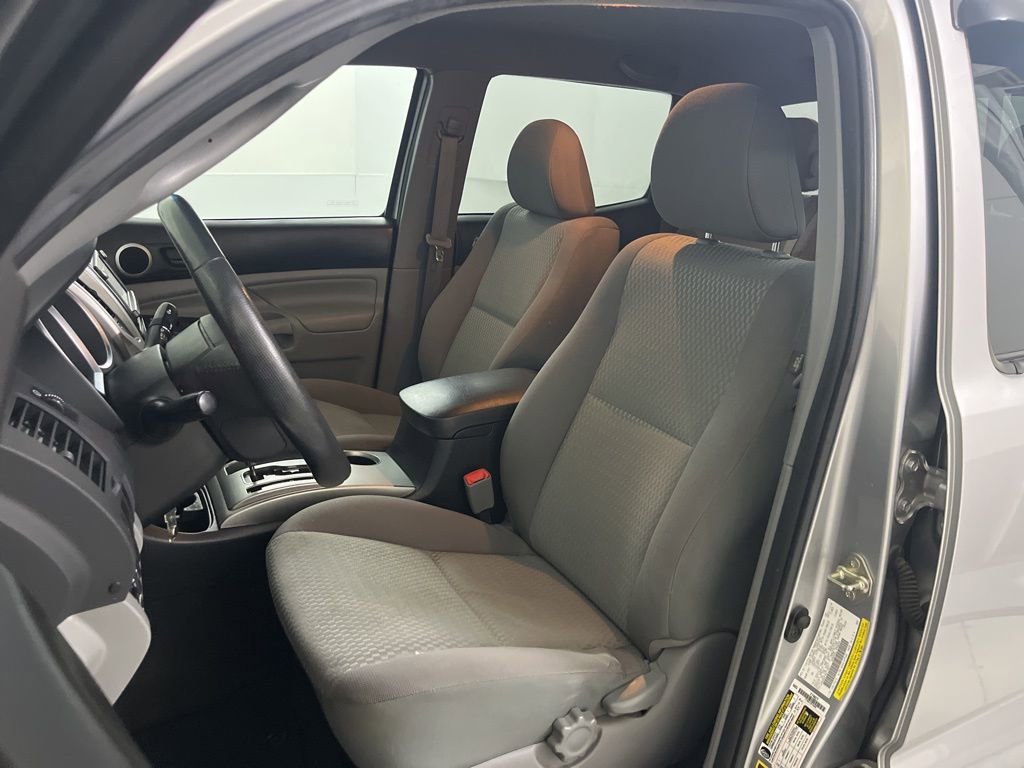 Used 2015 Toyota Tacoma PreRunner w/ SR5 Package RWD image 18