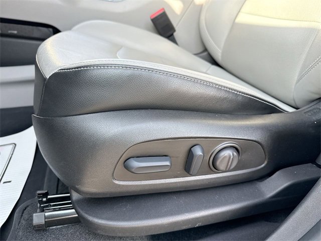 Used 2022 GMC Terrain SLT w/ Infotainment Package II image 12