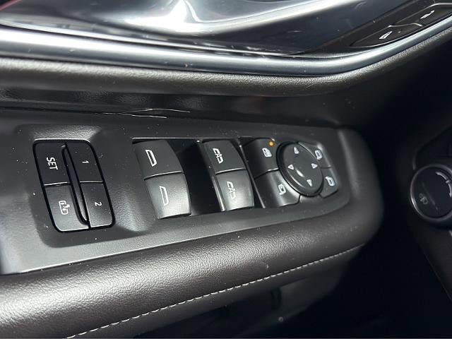Used 2021 Chevrolet Suburban Z71 w/ Z71 Off-Road Package AWD/4WD image 36