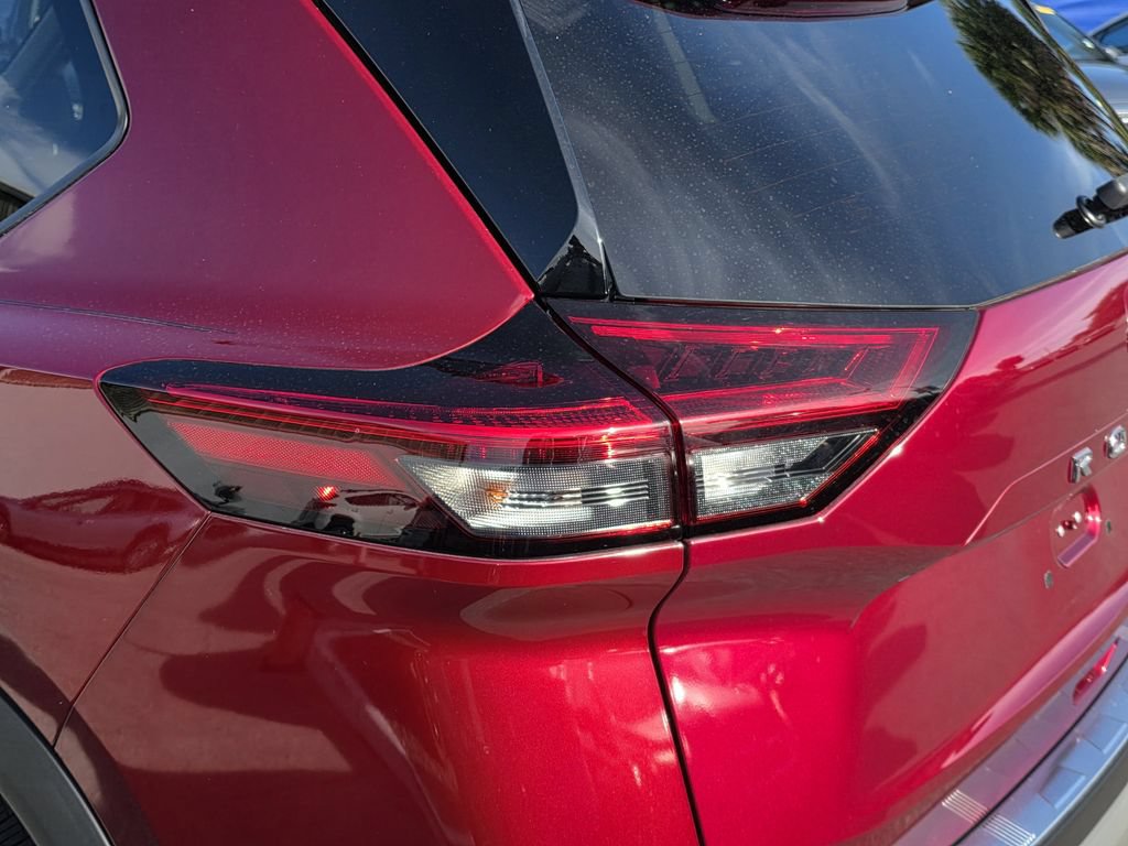 Used 2021 Nissan Rogue SV w/ Premium Package FWD image 7