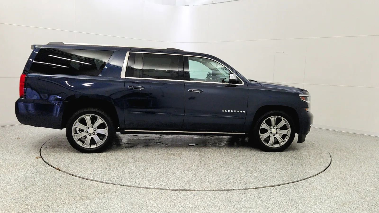 Used 2018 Chevrolet Suburban Premier image 8