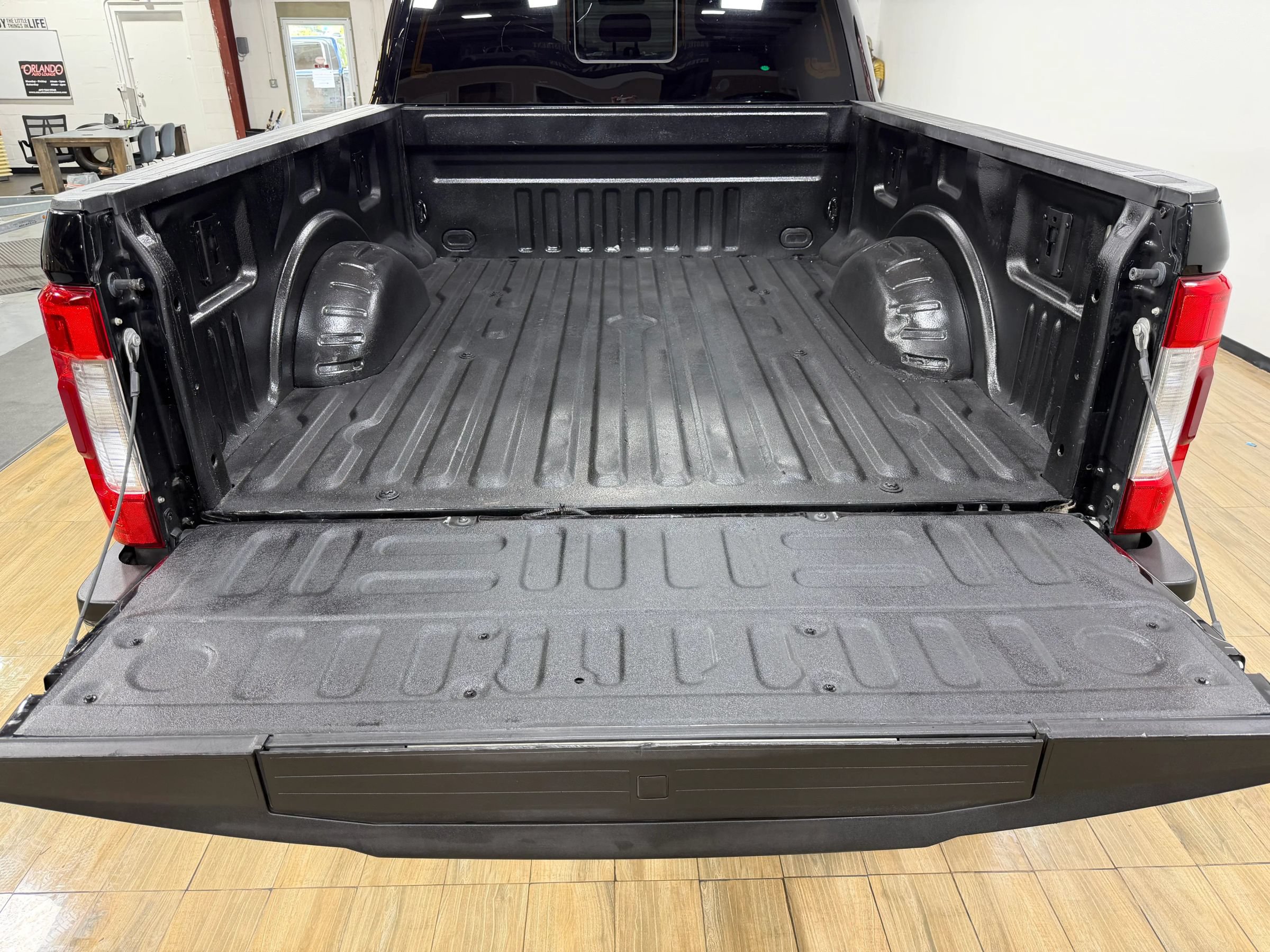 Used 2017 Ford F250 Lariat w/ Lariat Ultimate Package AWD/4WD image 7