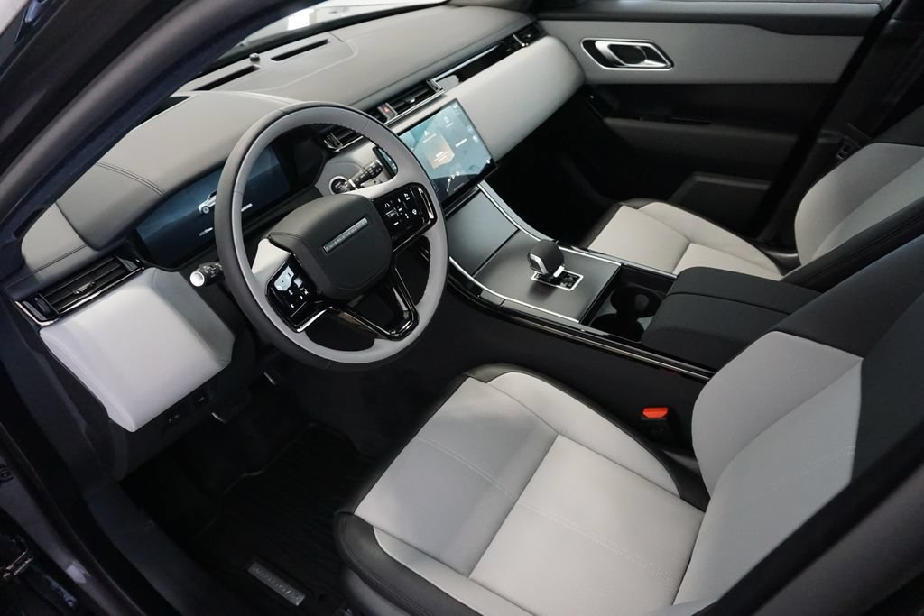 New 2026 Land Rover Range Rover Velar Dynamic SE AWD/4WD image 18