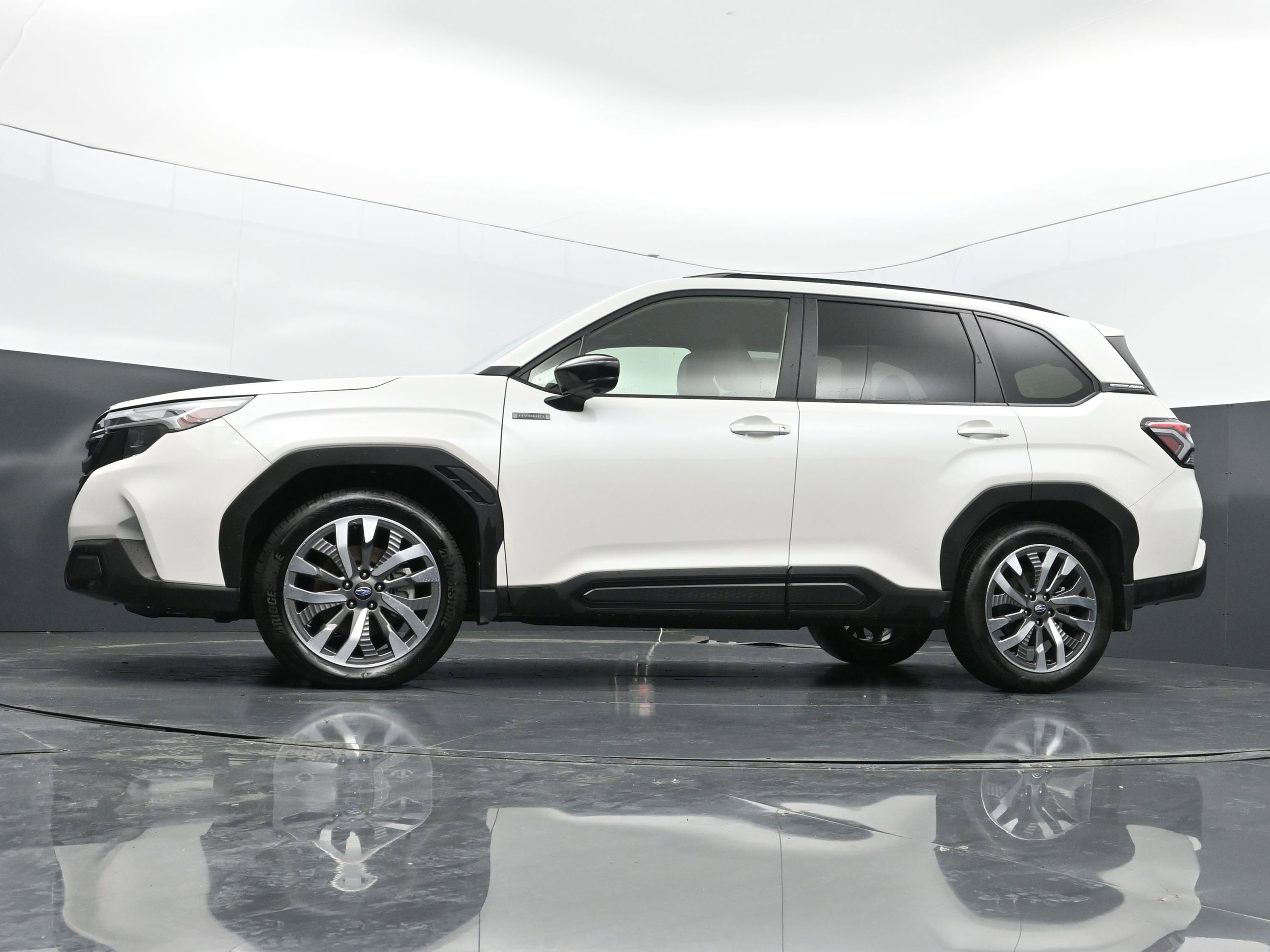 Used 2025 Subaru Forester Touring w/ Touring Package AWD/4WD image 37