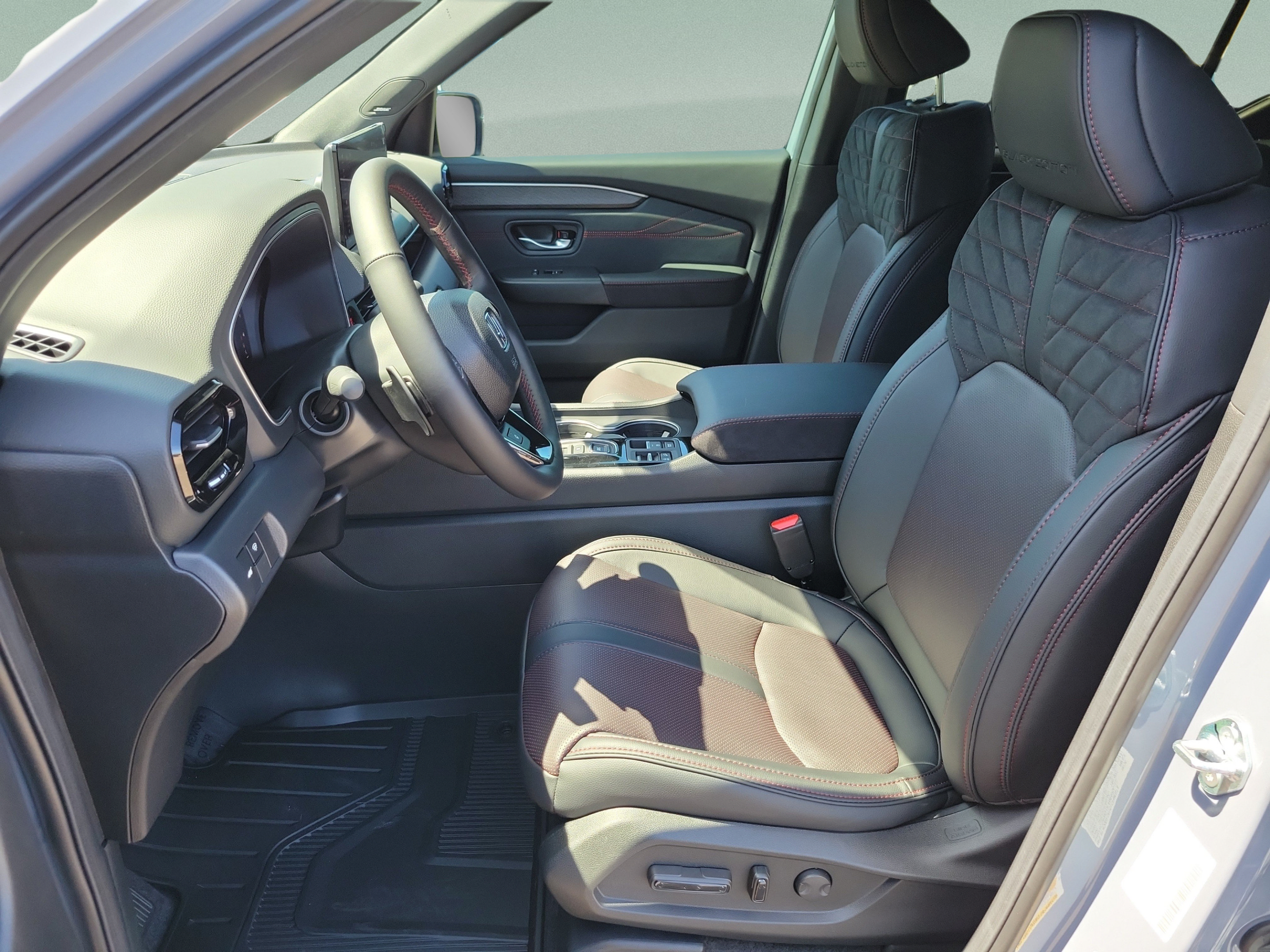 New 2026 Honda Pilot Black Edition image 25