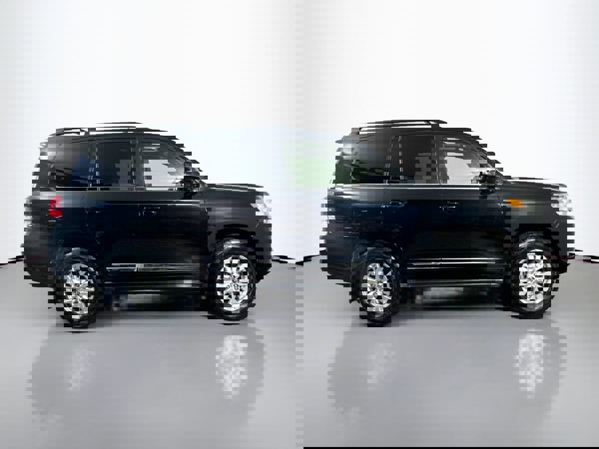 Used 2017 Toyota Land Cruiser image 5