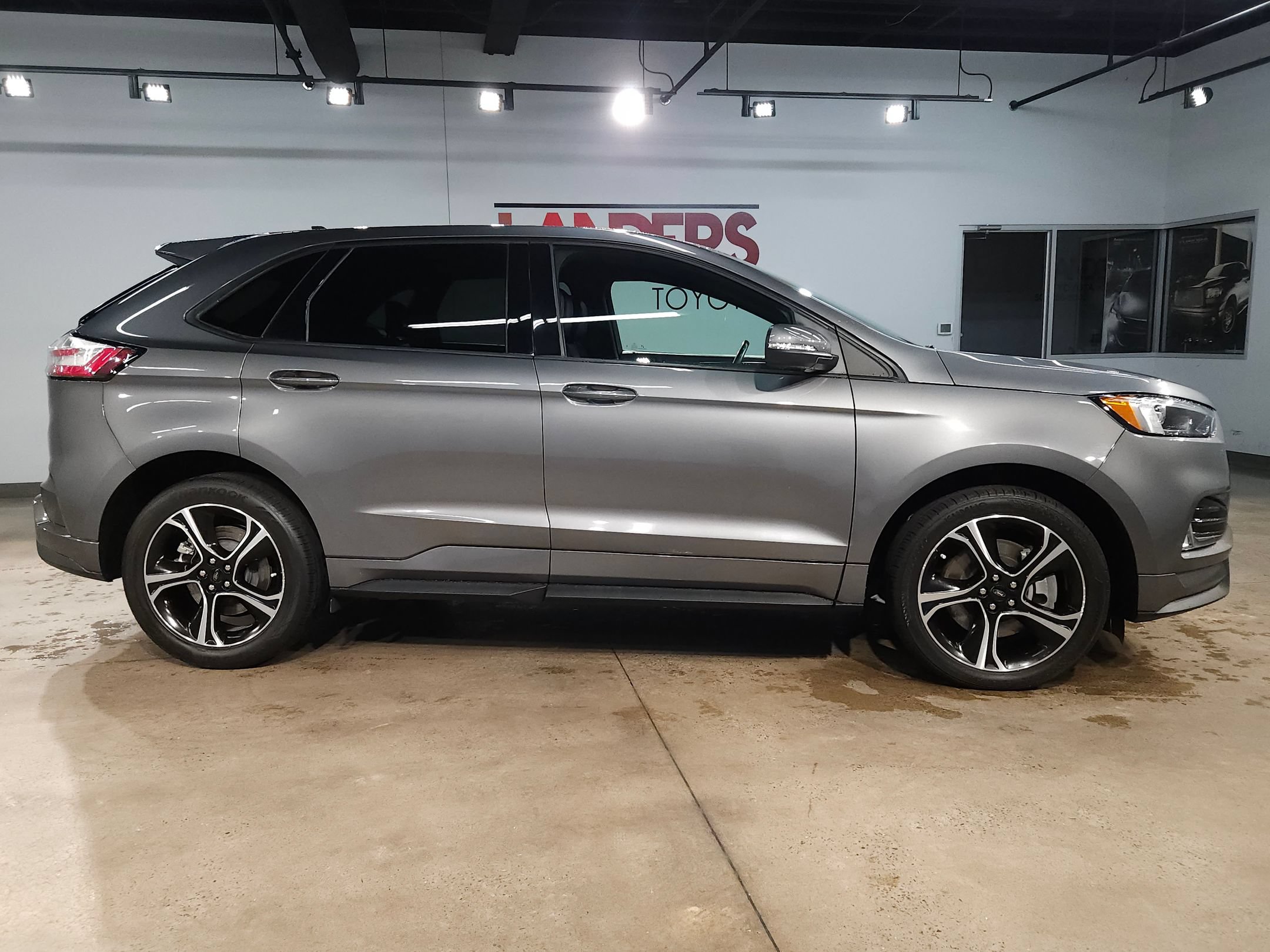 Used 2023 Ford Edge ST AWD/4WD image 8