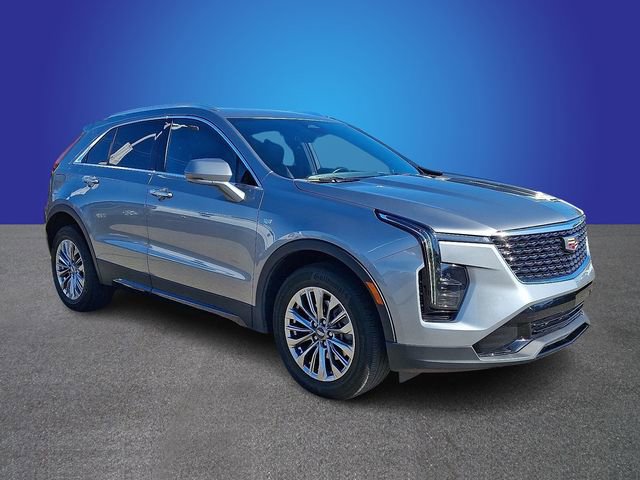 Used 2024 Cadillac XT4 Premium Luxury image 3
