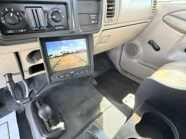 Used 2006 GMC Sierra 2500 W/T w/ Heavy-Duty Power Package AWD/4WD image 15
