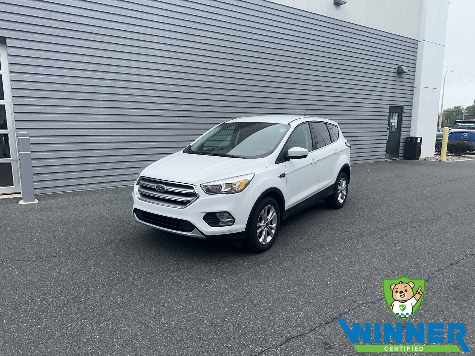 Used 2017 Ford Escape SE image 1