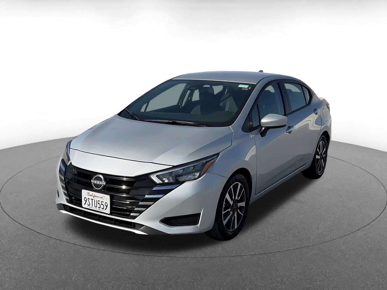 Used 2025 Nissan Versa SV FWD image 6