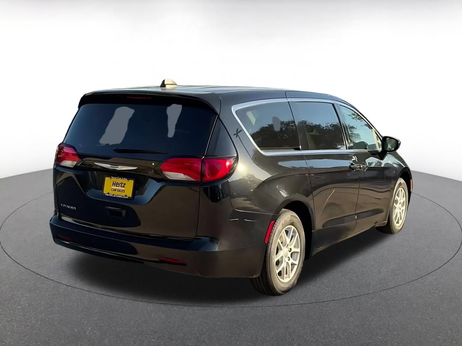 Used 2024 Chrysler Voyager LX FWD image 14